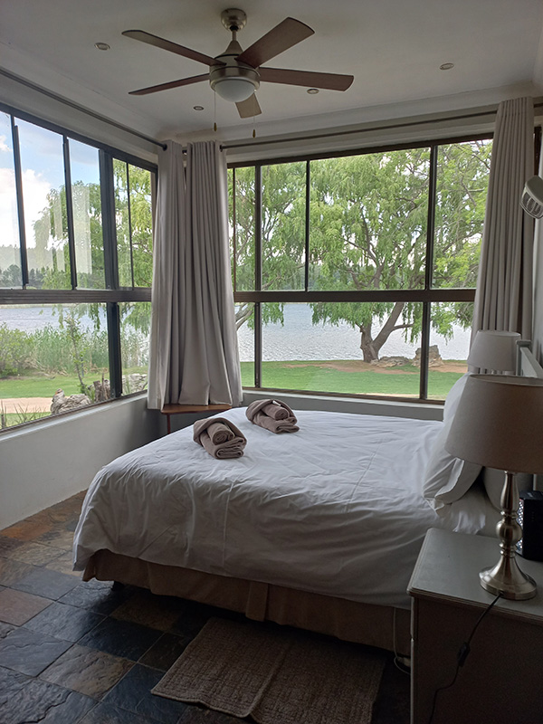 The main bedroom at the dam house, Tolderia