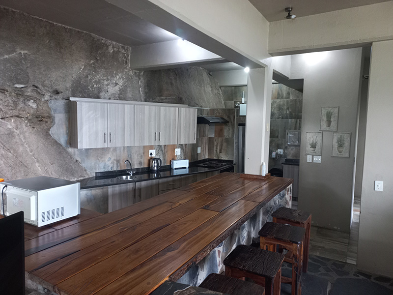 The kitchen at the dam house, Tolderia