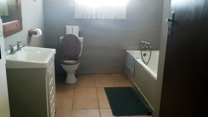 A bathroom at the Dam Chalet, Little Long Creek