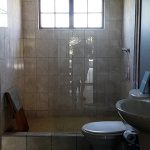 Bathroom in cottage at Fountain Hall guest farm on Mearns Dam